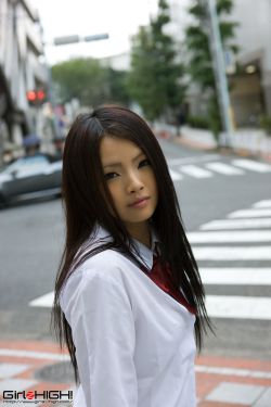 女警察的奶又白又大