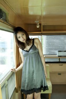 全祼美女